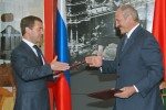 The presidents of Russia and Belarus Dmitry Medvedev (left) and Alexander Lukashenko (right). Source: http://www.daylife.com